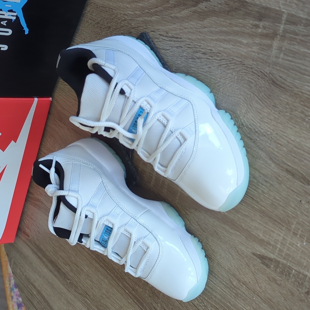 Air Jordan 11 legend blue lows